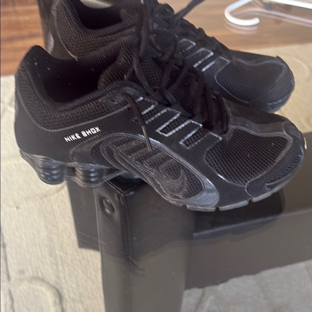 Nike Shox Black and Gray Athletic Shoes